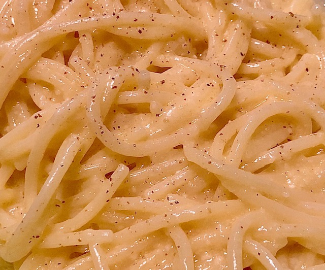 Spaghetti cremosi burro e parmigiano