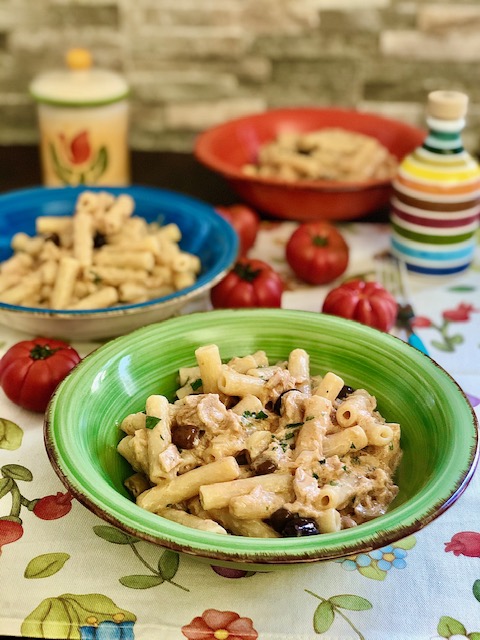 Pasta cremosa al tonno e olive