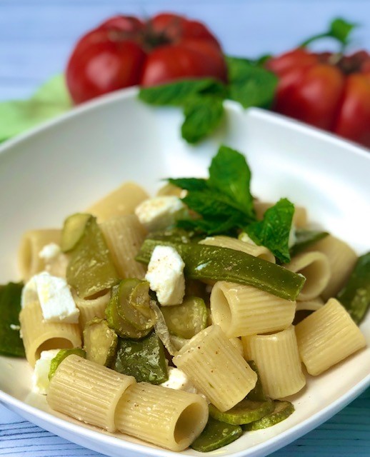 Pasta con taccole e zucchine (troppo buona!)