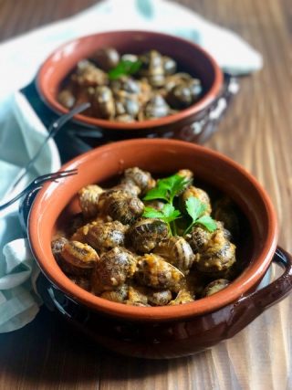 Snails in zemin (Ligurian recipe)