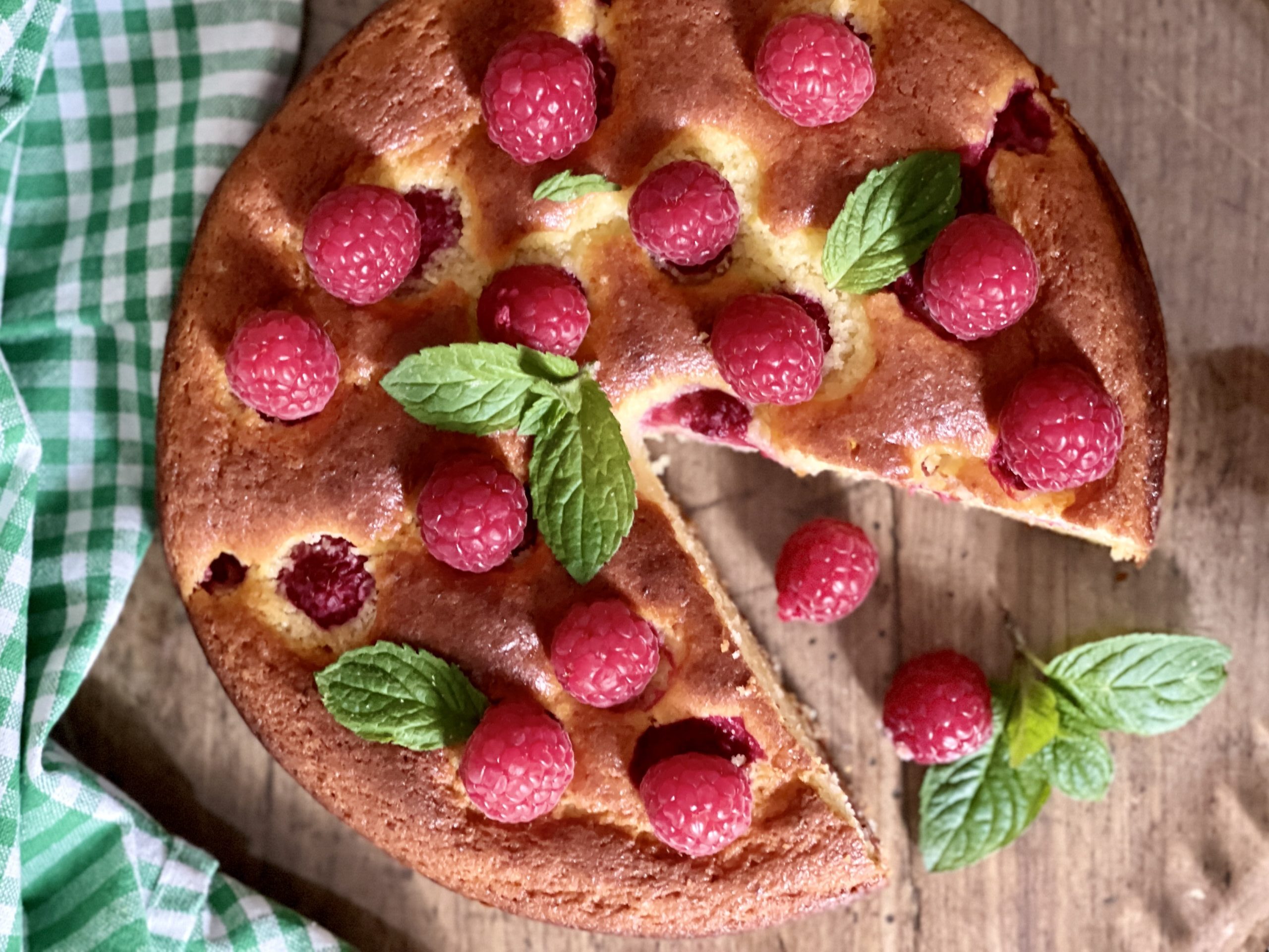 Torta soffice di lamponi e ricotta