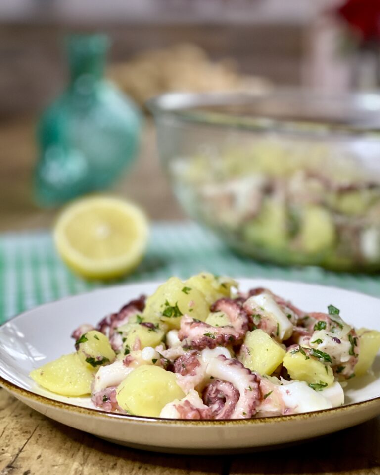 Polpo E Patate è Una Ricetta Molto Leggera E Gustosa