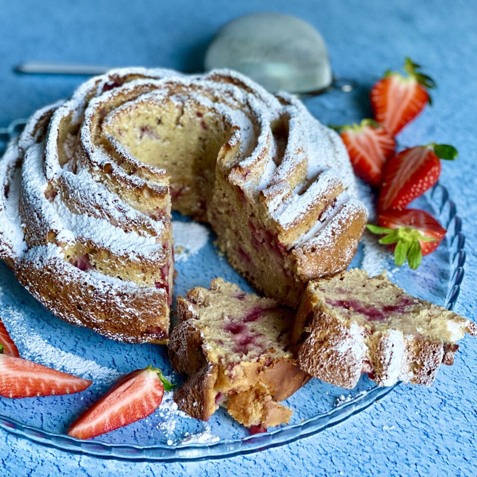 Ciambella di ricotta e fragole