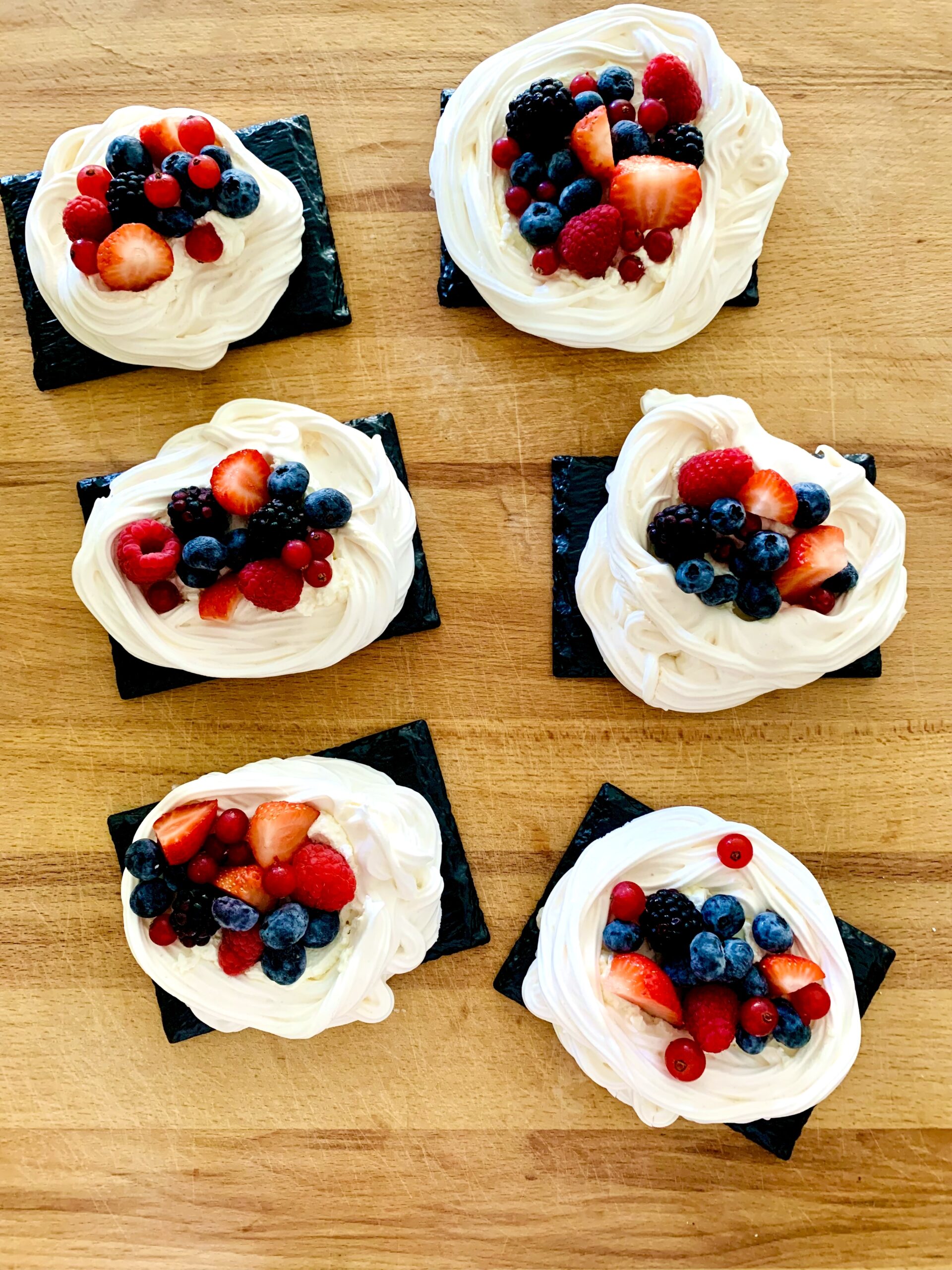 Le Mini Pavlove Ai Frutti Di Bosco Sono Delle Bellissime Tortine