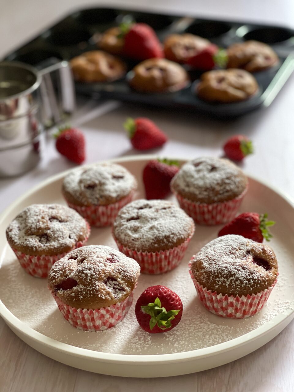 Muffin alle fragole con zucchero di canna