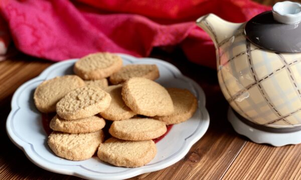 Biscotti di pasta frolla al burro di arachidi