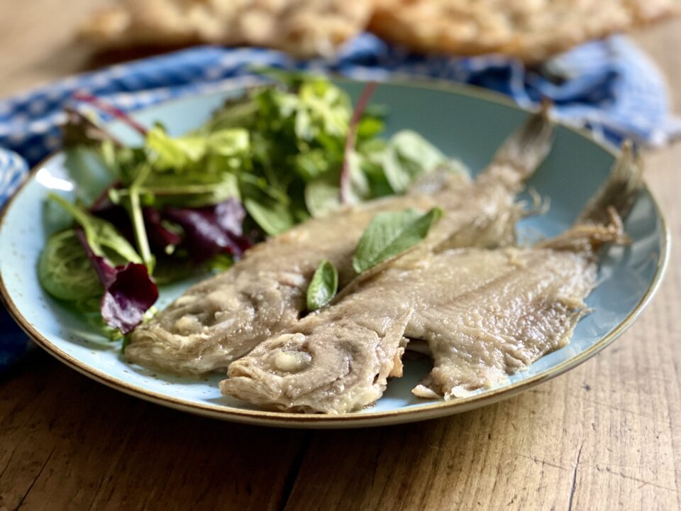 Sogliola suace in padella con burro e salvia