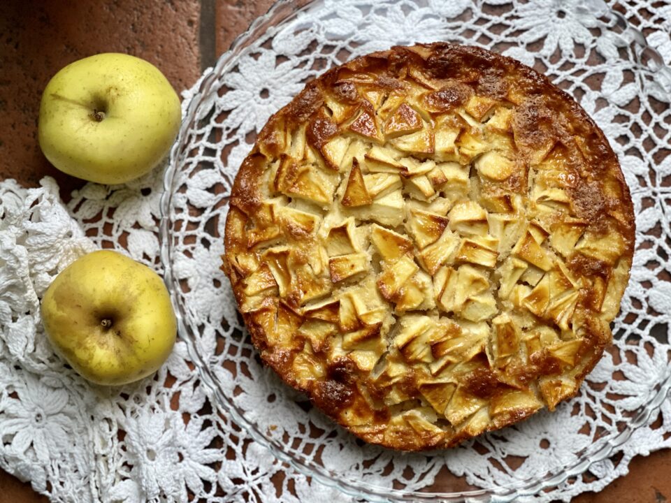Torta con tantissime mele facilissima