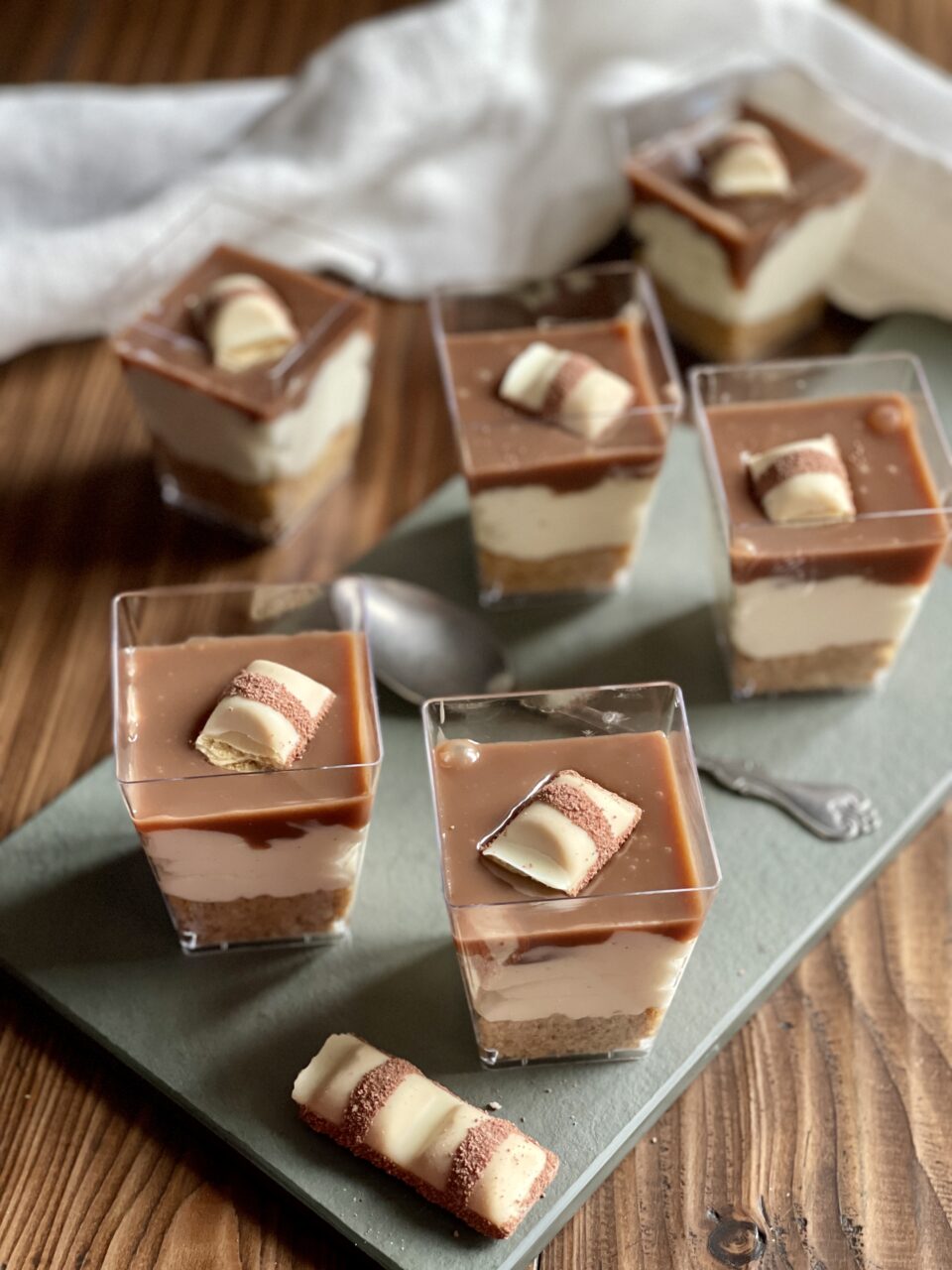 Cheesecake al cucchiaio con le barrette Kinder