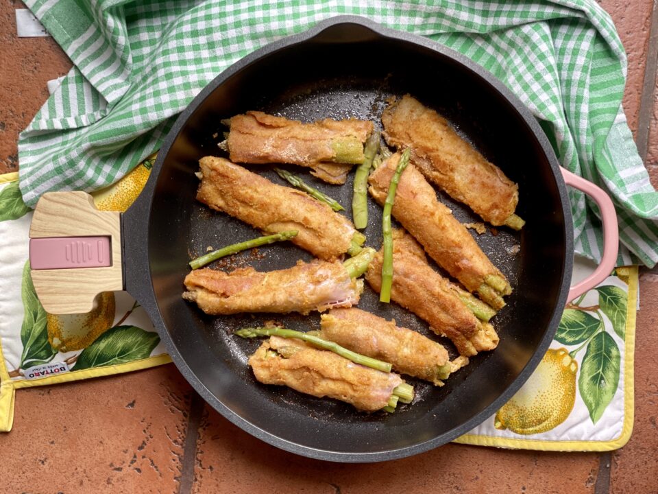 Asparagi al prosciutto