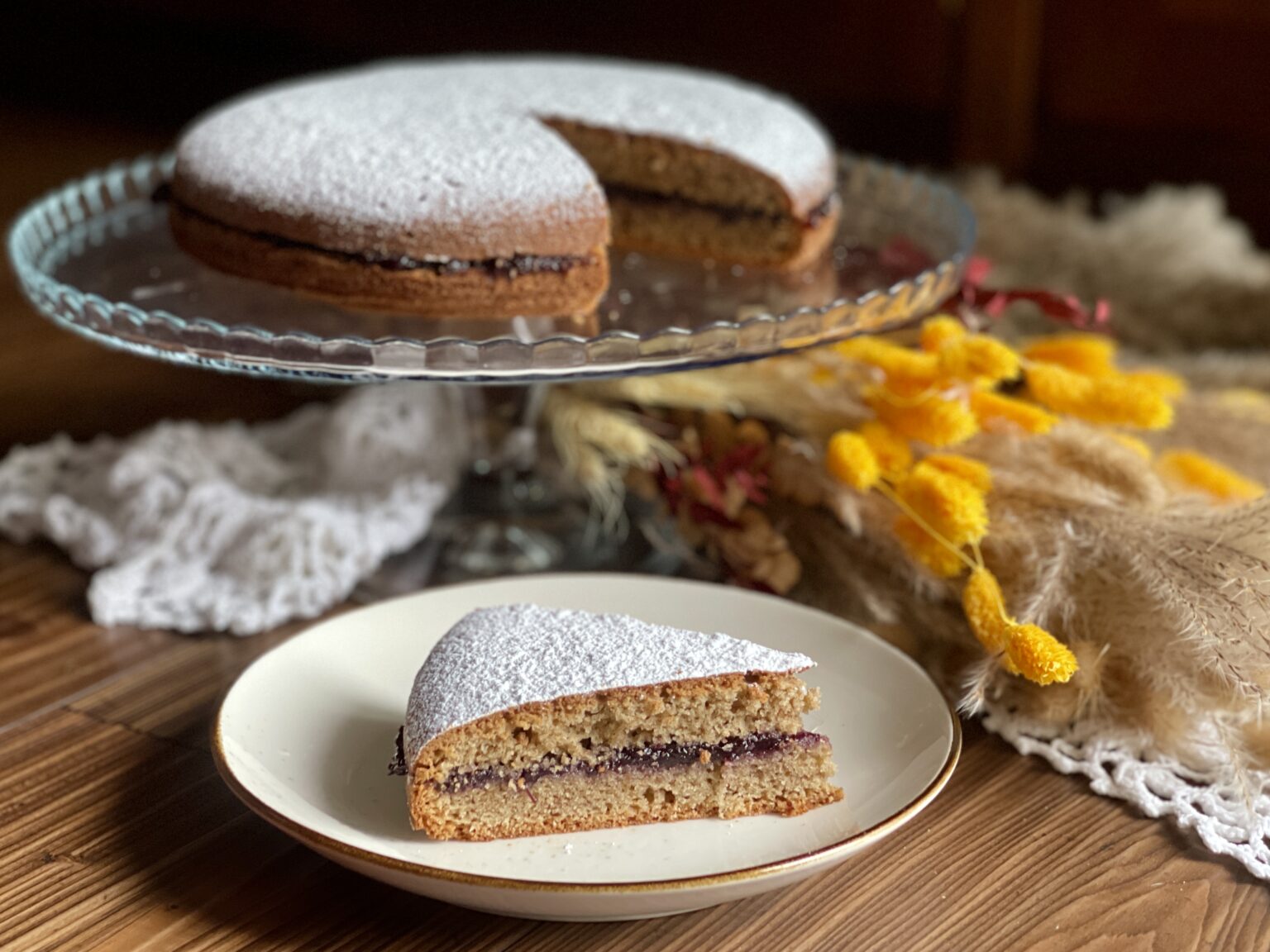 La torta di grano saraceno e mandorle è un dolce senza glutine