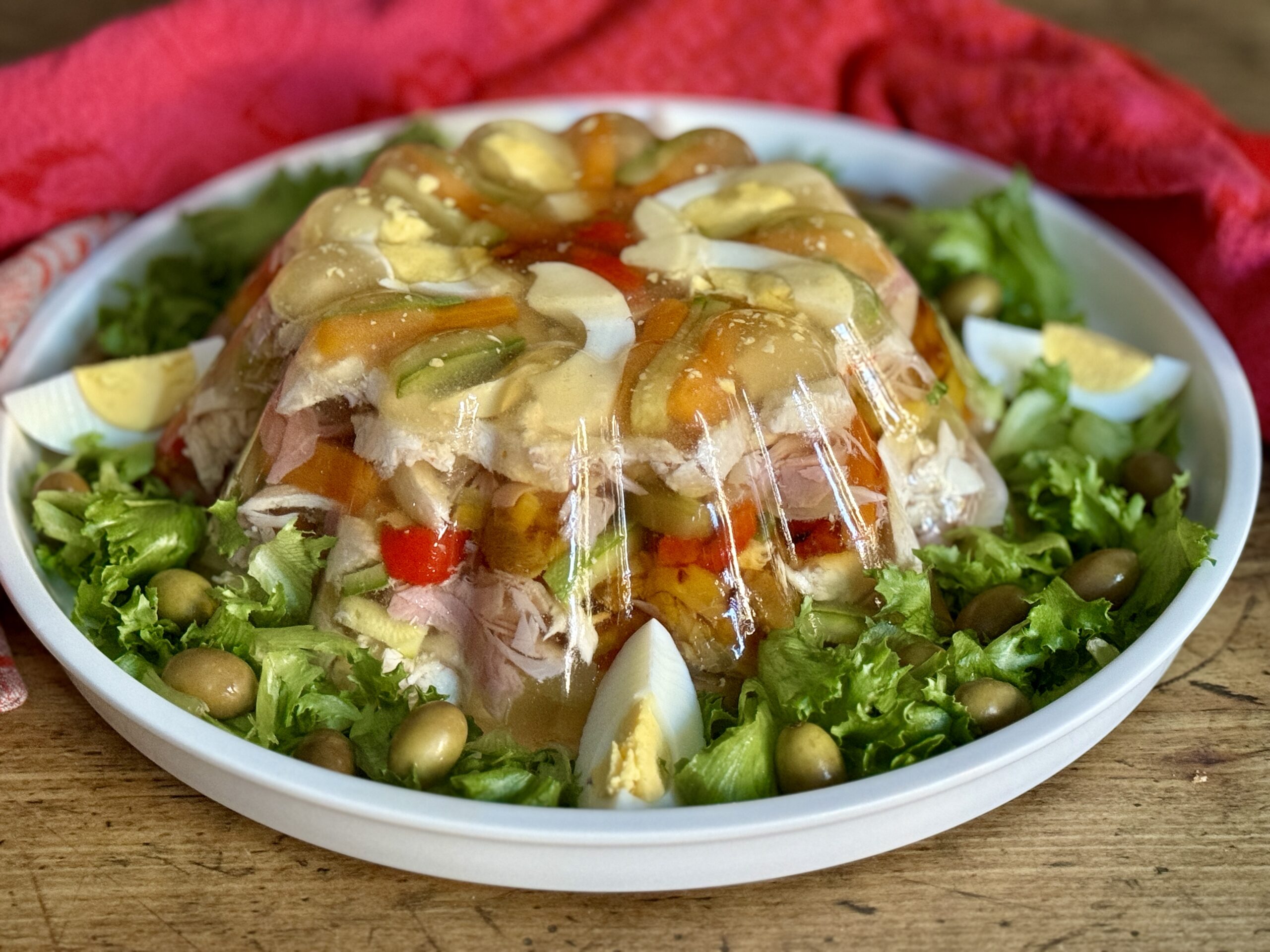 Pollo in gelatina o aspic di pollo