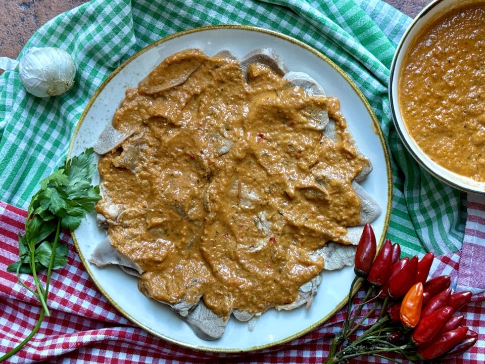 Lingua con bagnetto rosso

