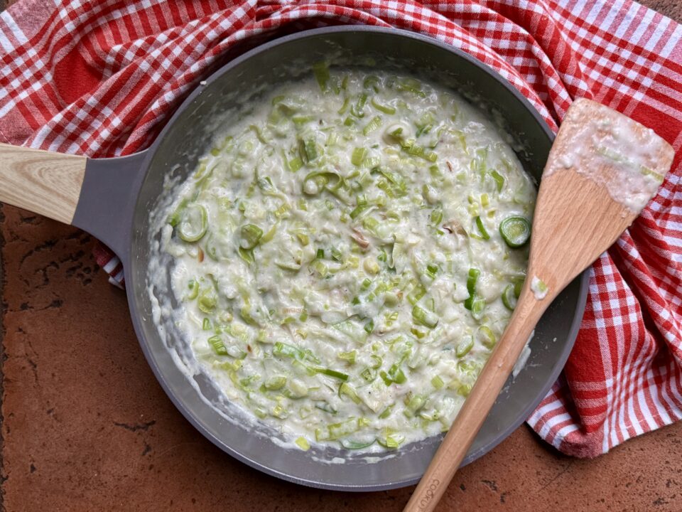 Porri al latte, la ricetta del contorno cremoso