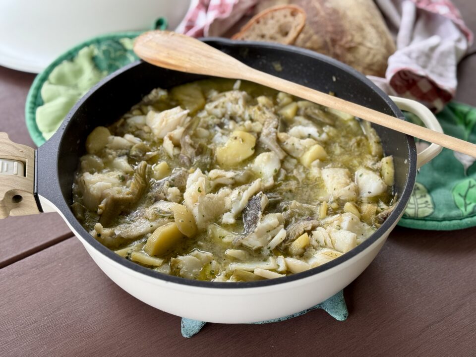 Baccalà in casseruola con carciofi e patate