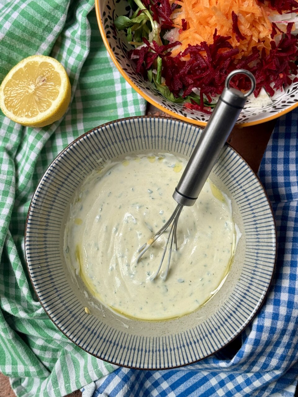 Salsa allo yogurt per condire l'insalata