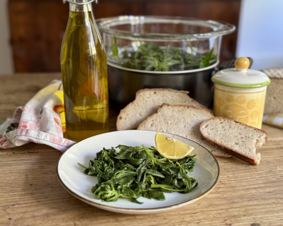 Spinaci a vapore: semplici, leggeri e di stagione.