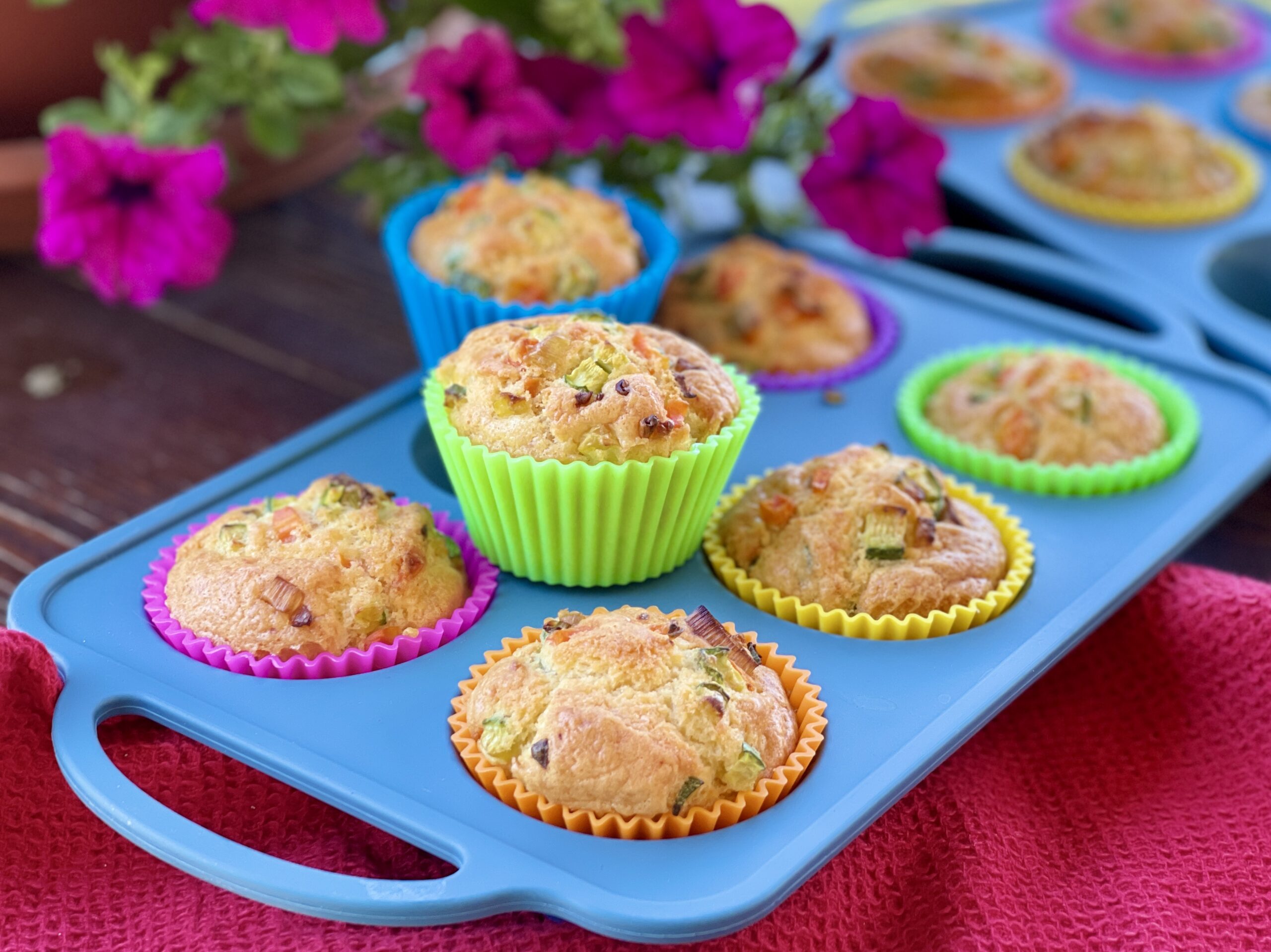 Muffin salati con zucchine e carote: facili, soffici e perfetti per buffet, picnic o aperitivi