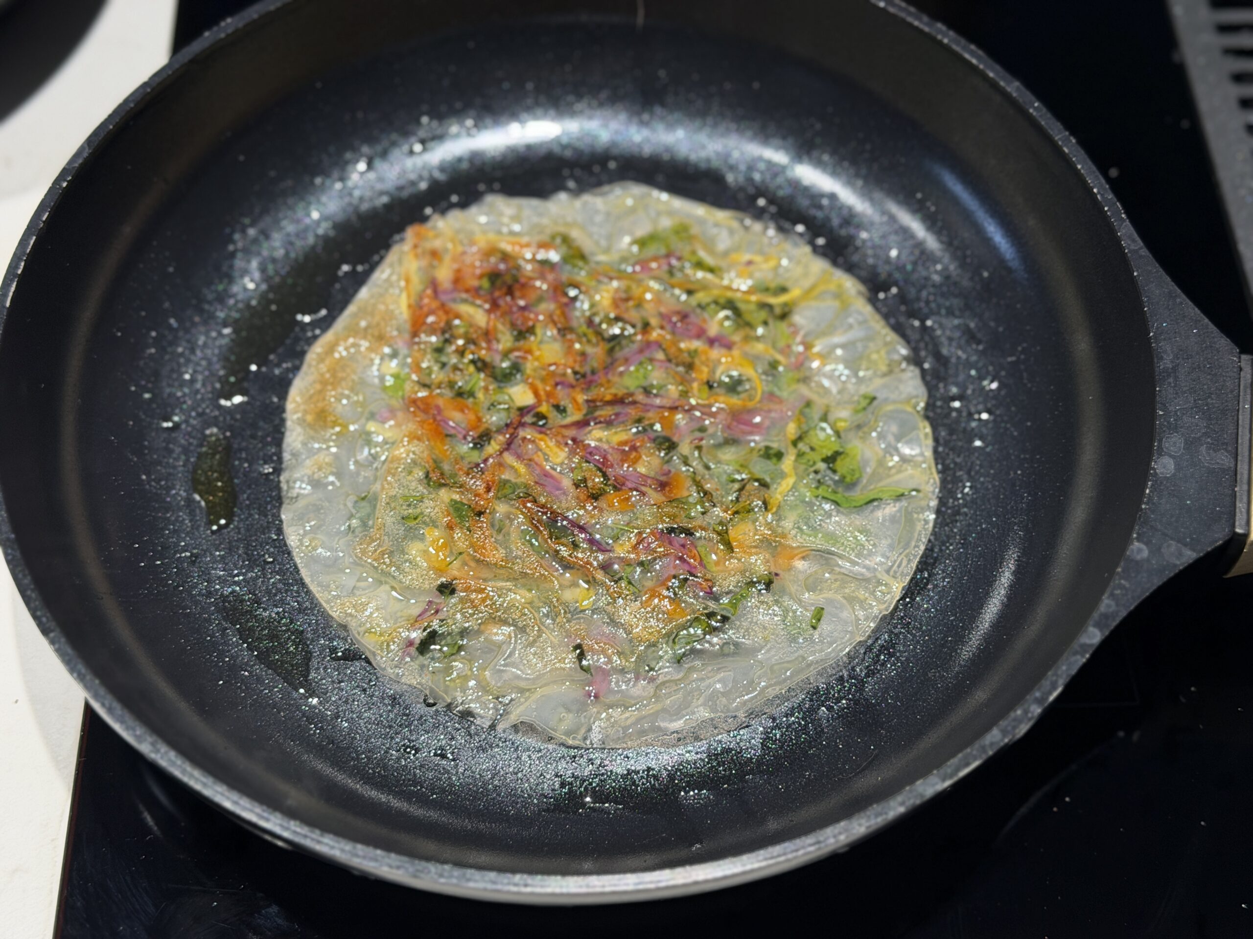 Fogli di riso ripieni di verdure