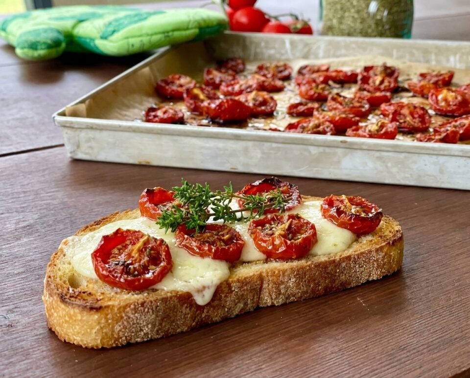Pomodorini confit su bruschetta