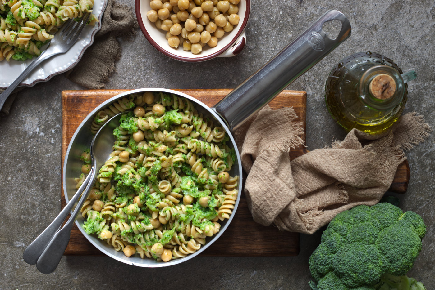 Pasta con crema di broccoli e ceci ricetta light, buona e salutare