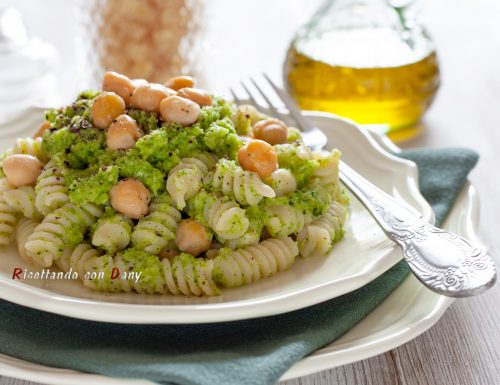 Pasta con crema di broccoli e ceci ricetta light