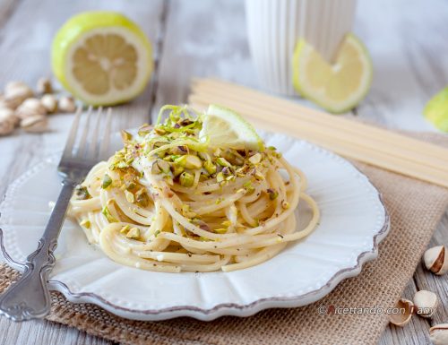 Spaghetti alla crema di limone e pistacchi