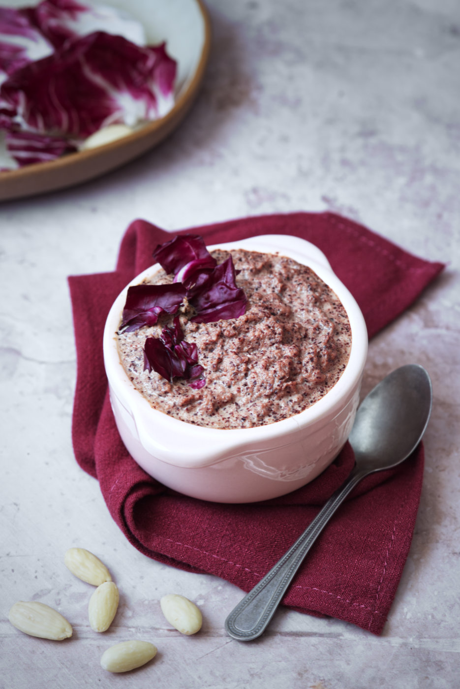 pesto di radicchio e mandorle light