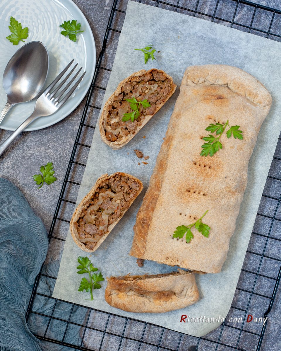 Strudel salato con carne macinata