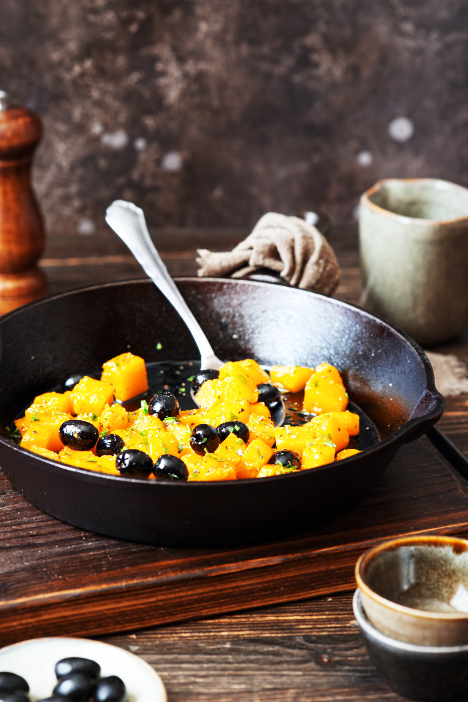 zucca in padella alle olive nere