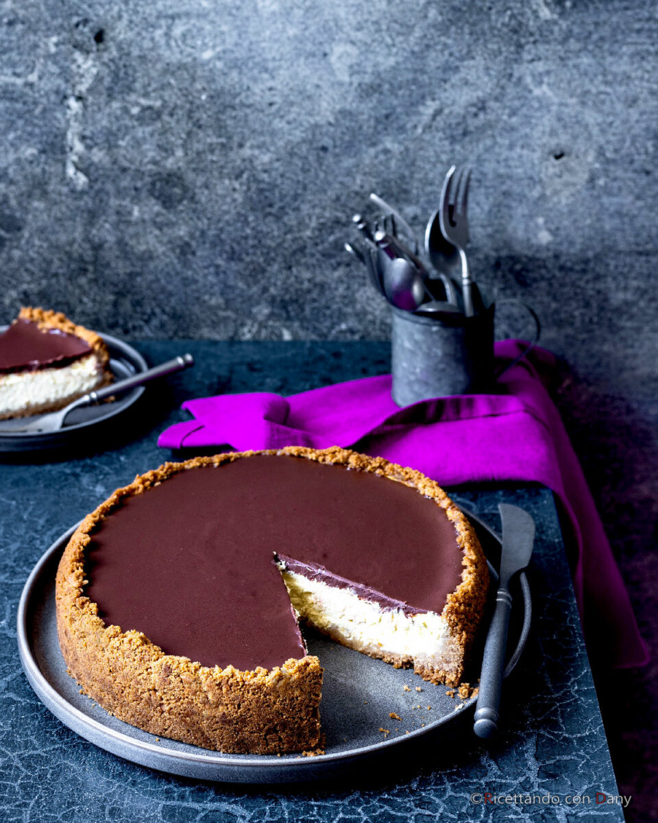 New York cheesecake con ganache al cioccolato