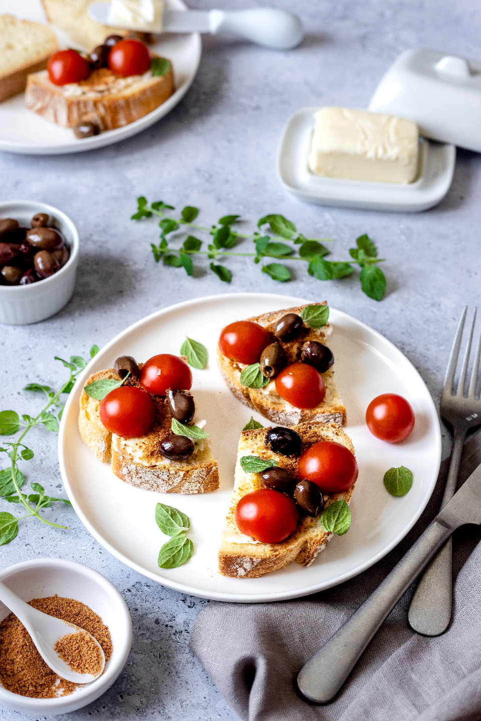 crostini con burro e bottarga