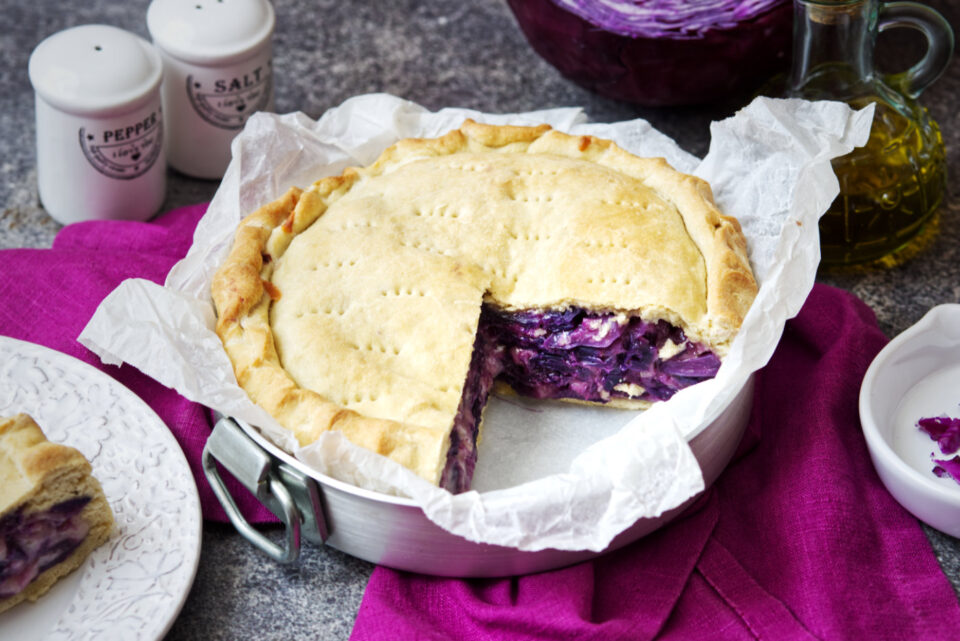 pizza ripiena di cavolo viola