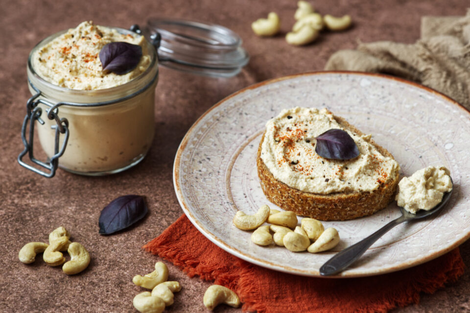 crema spalmabile di anacardi e tofu