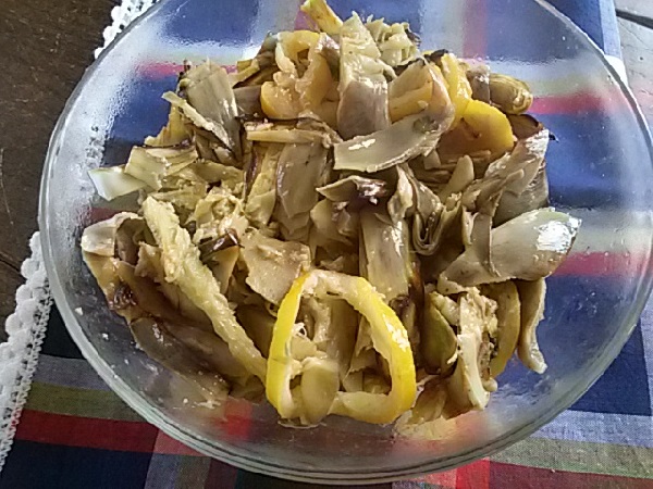 carciofi al limone e acciughe