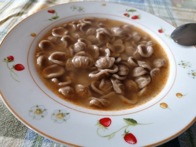 orecchiette di grano saraceno in brodo di carne