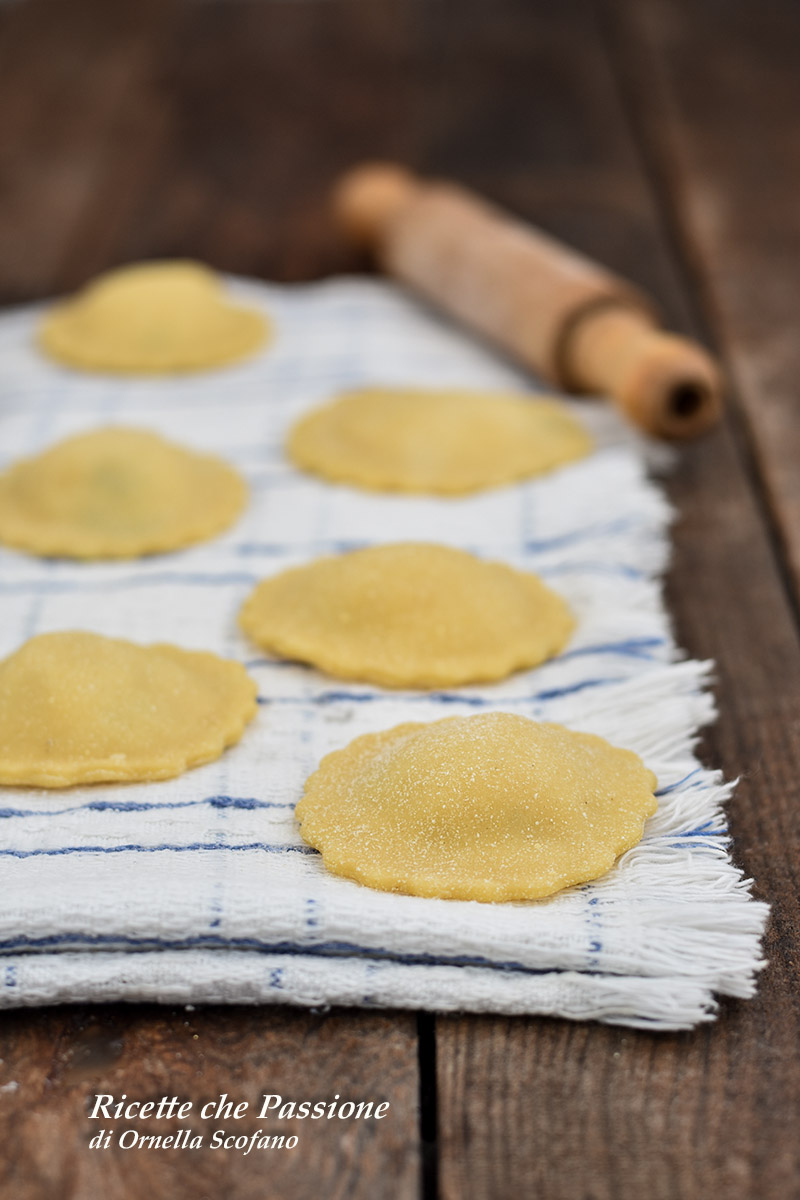 ricetta ravioli al salmone affumicato fatti in casa