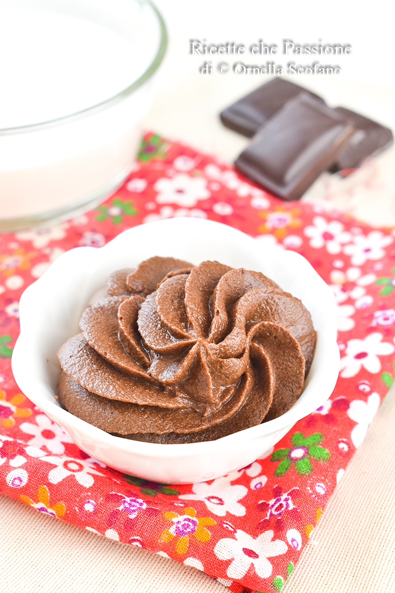 ricetta crema ganache al cioccolato fondente