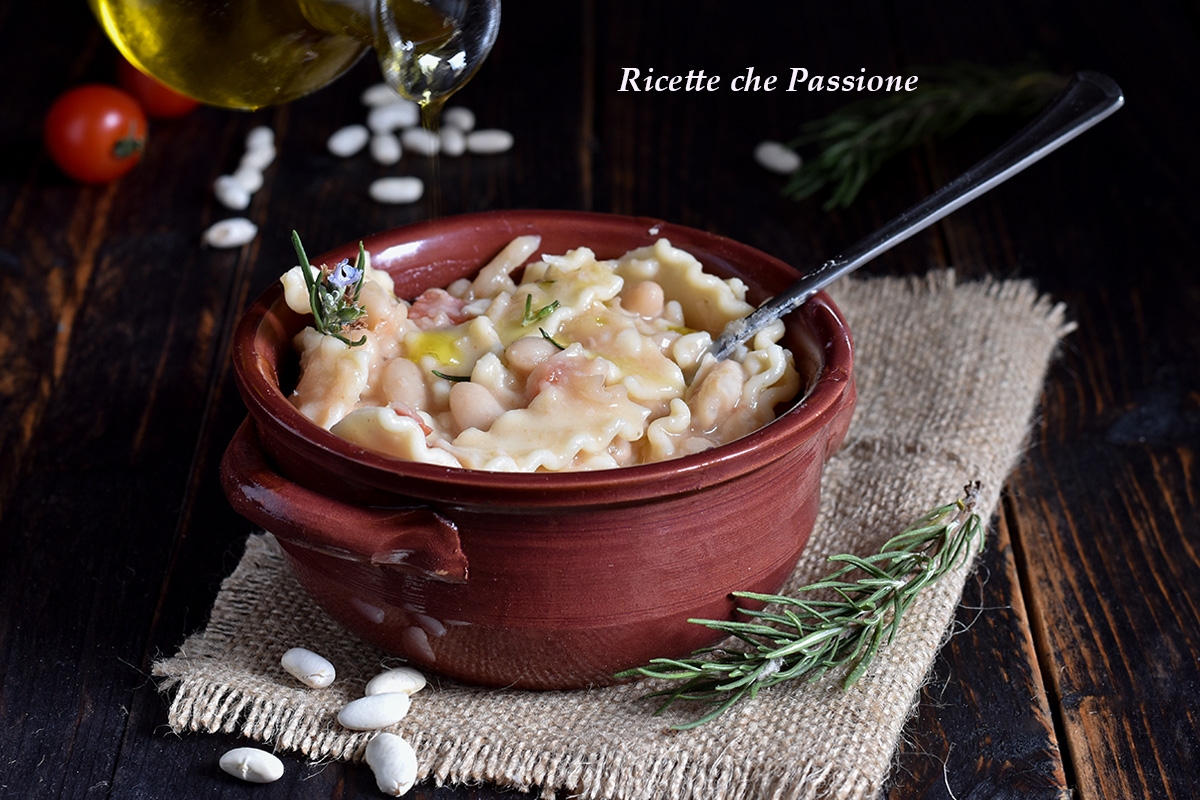 Pasta e fagioli cremosa - Ricetta gustosissima - Ricette che Passione ...