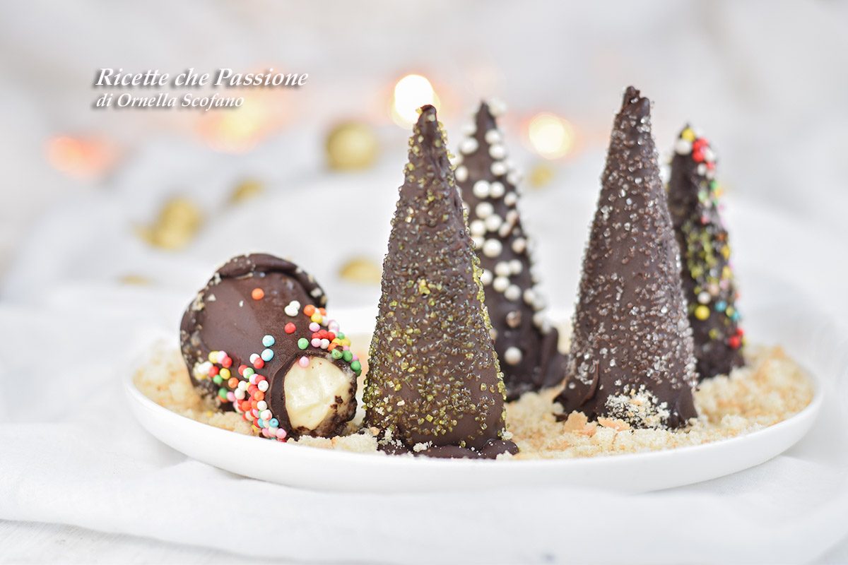 Alberelli di cioccolato ripieni