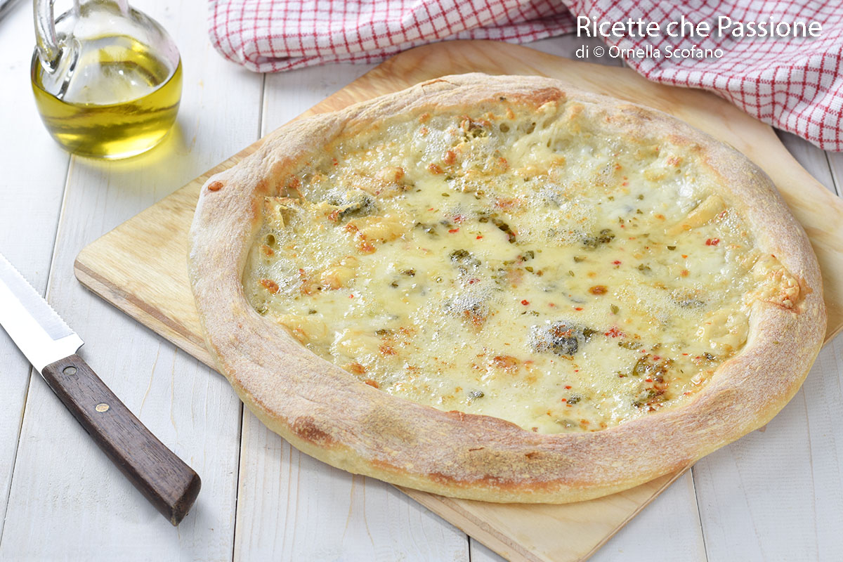 Pizza Napoletana Fatta In Casa Ai 4 Formaggi Bianca Ricette Che Passione