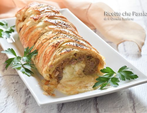 Polpettone in crosta con salsiccia e scamorza