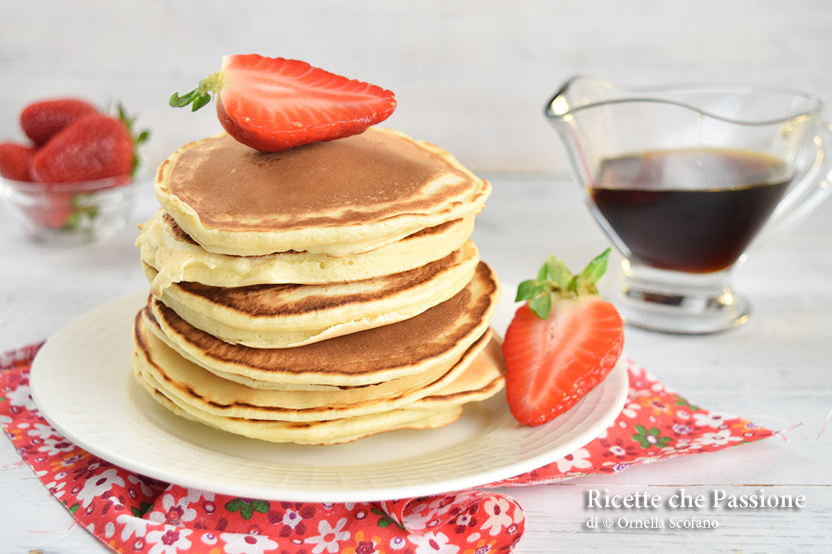colazione con i pancakes ricetta facile senza burro