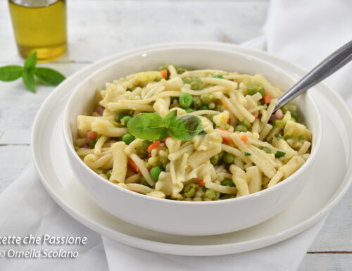 Pasta con piselli cremosa