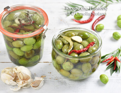 Olive in salamoia ricetta calabrese