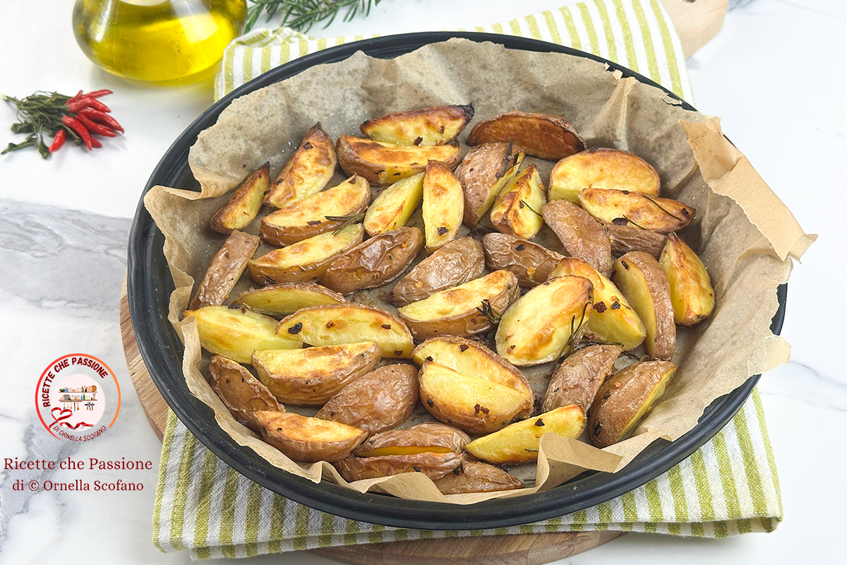 ricetta patate arrosto con la buccia
