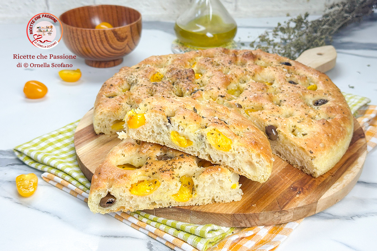 ricetta focaccia con pomodorini gialli e olive