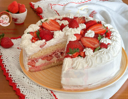 Torta crema panna e fragole