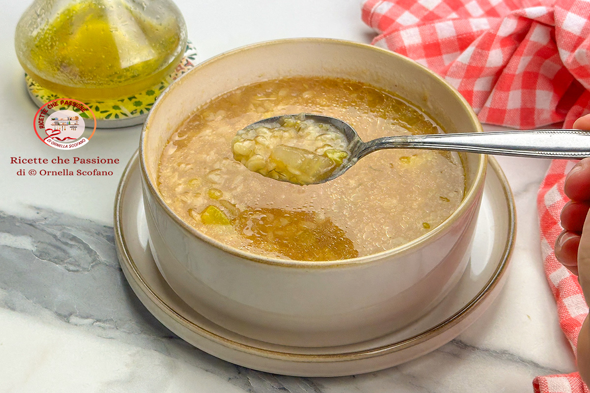 ricetta minestrina disintossicante con zucchine finocchi