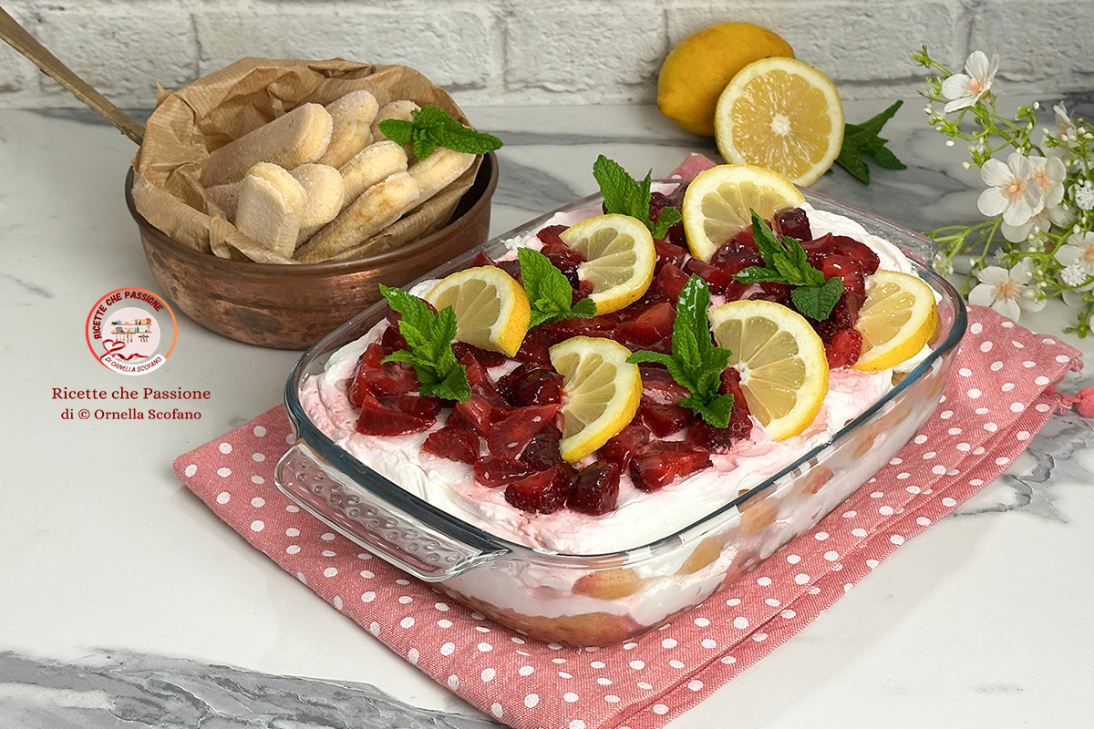ricetta tiramisù fragole e yogurt greco